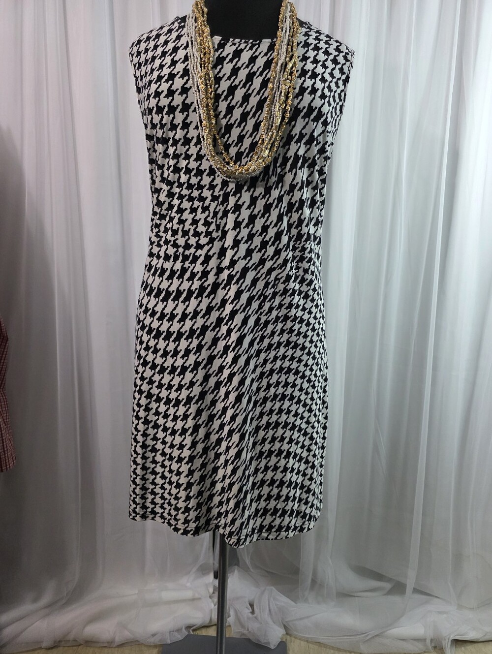 Dots, Sleeveless Houndstooth Shift Dress in Black and White